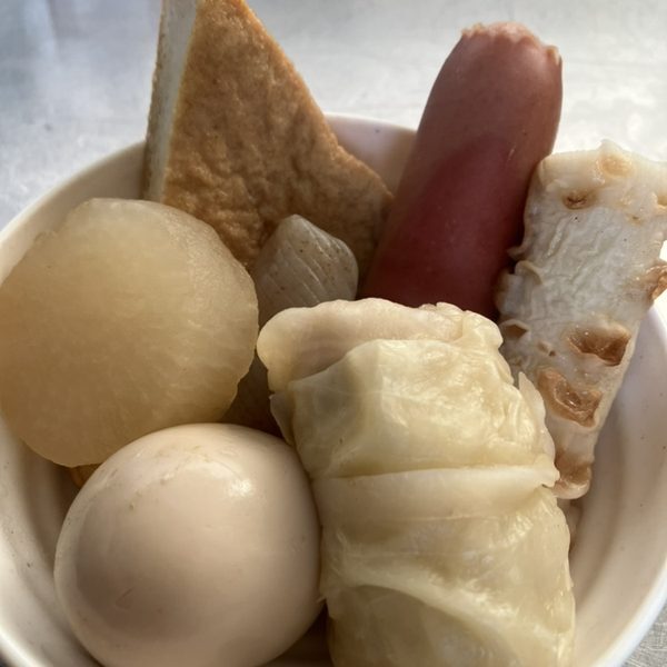 大根や卵、ロールキャベツの入ったおでん